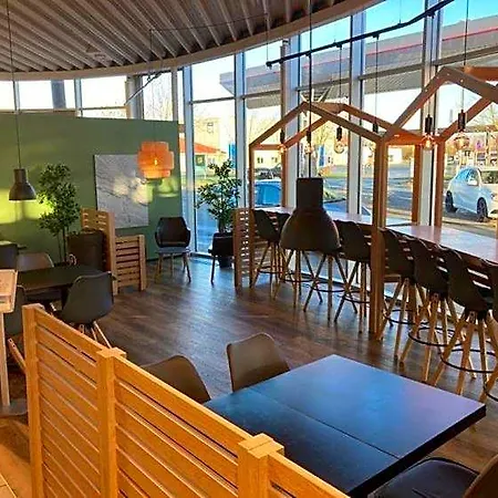 Trafikcenter Saeby فندق 3*